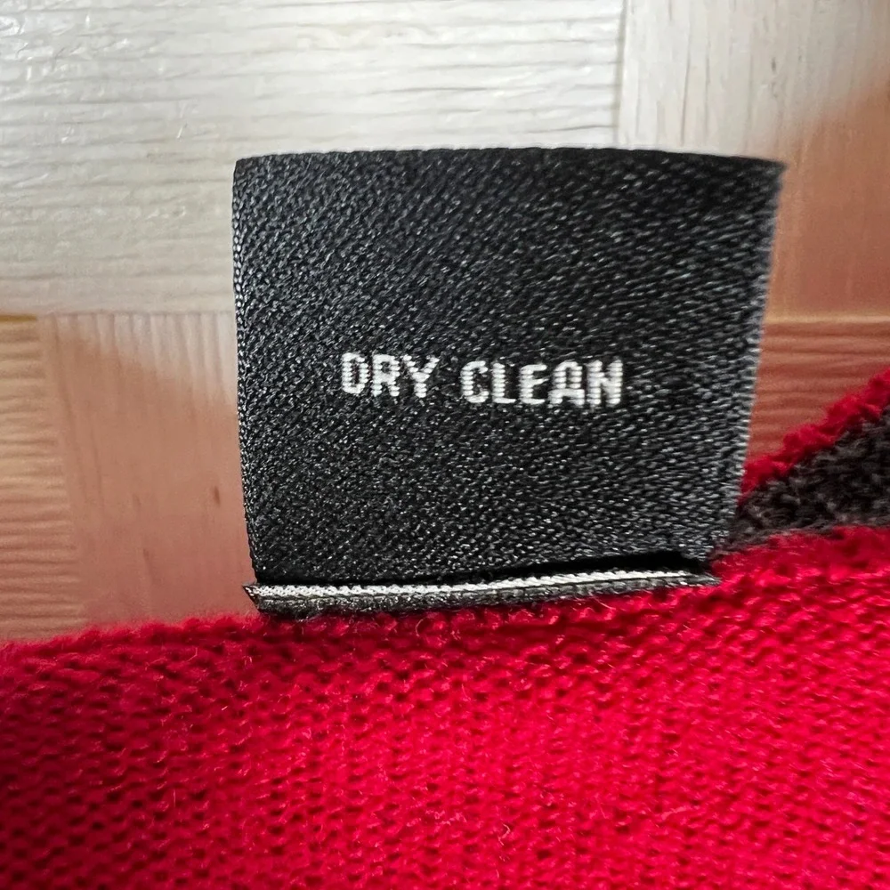 JOS A BANK 100% Merino‎ Wool V Neck Sweater Men Large Red Signature Collection